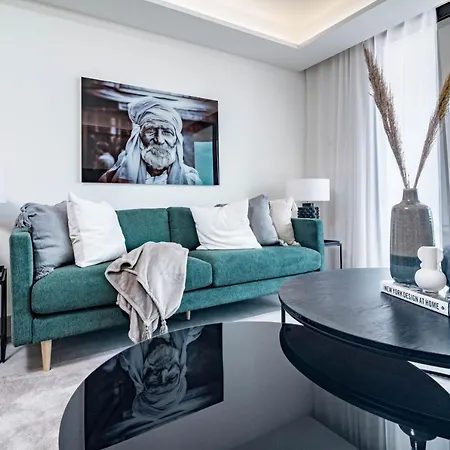 Inf42m- Modern Apartment, Families Only Apartment Estepona