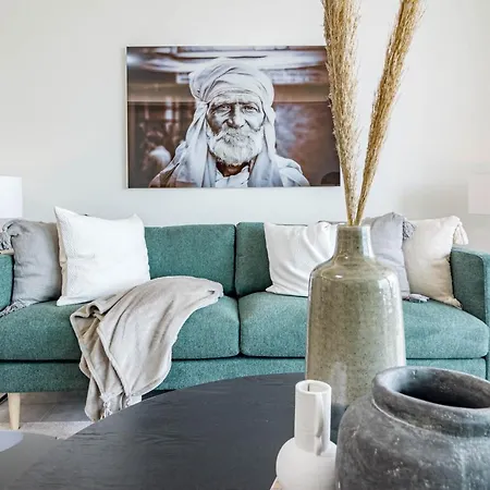Inf42m- Modern Apartment, Families Only Apartment Estepona